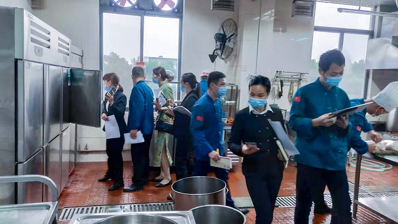婚礼糖果盒定制：价格构成与选择要点