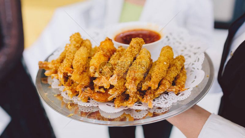 食品代加工OEM：揭秘行业背后的秘密与选择之道